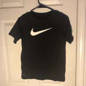 Boys’ Black Nike Swoosh Tee